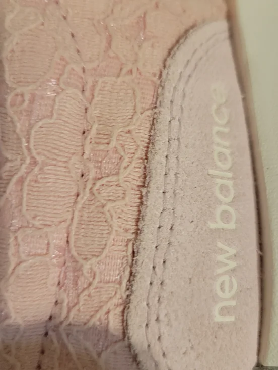 New Balance 327 Women's Pink Lace Accent with 'N' Logo ,size 7.very rare ! - Picture 14 of 15